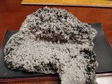 Calcit granular pe ace stibina-A118