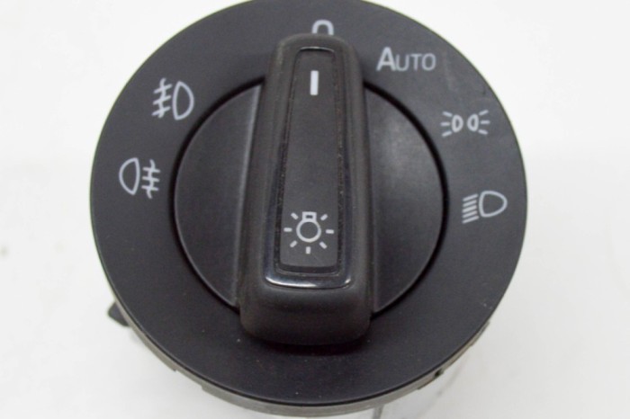 Modul de control comutator faruri SKODA OCTAVIA III Combi 5E5 2019 OEM: 5E0941431D 20785581