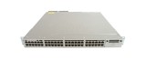 Switch Cisco WS-C3850-48F-L cu 48 de porturi RJ45 de 1 Gb cu PoE+, 2 surse de alimentare și urechi de montare &icirc;n rack