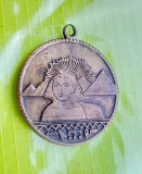 E236-Medalia veche Egipt-Sfinx-Zeu-insemne bronz diametrul 3.2 cm, stare buna.