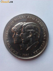 Moneda Crown-25 New Pence 1981,moneda comemorativa printul Charles si Lady Diana foto