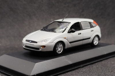 Macheta Ford Focus MK1 - Minichamps 1/43 foto
