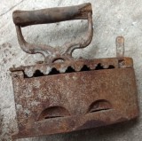 OBCTFR Fier de calcat pe carbuni 6