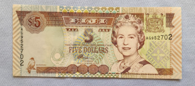 Fiji - 5 Dollars / dolari (2002) Elizabeth II foto