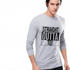 Bluza barbati gri cu text negru - Straight Outta Tei - XL