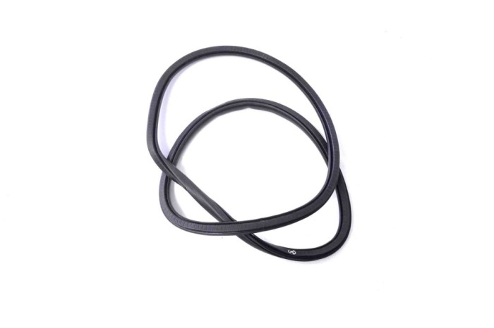 Garnitura ușă dreapta spate VOLVO V40 Hatchback 2014 OEM: 31385842