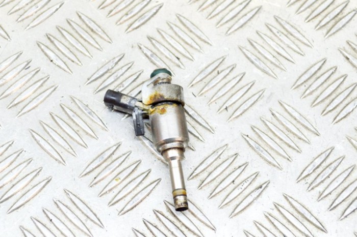 Injector de combustibil AUDI A3 Limousine 8VS, 8VM 2015 OEM: 0261500246,06L906036L 12447424
