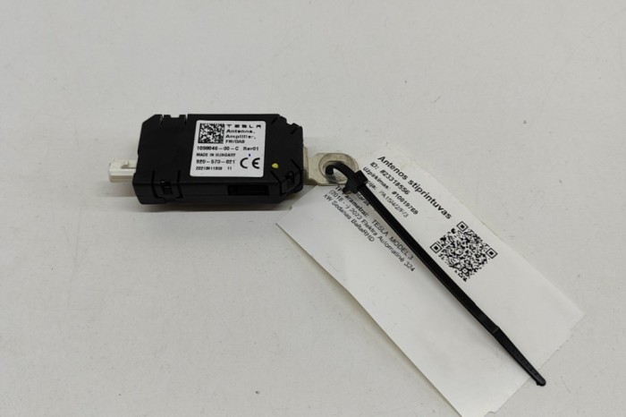 Amplificator de antena TESLA MODEL 3 2023 OEM: 1098046-00-C,920-573-021 23318556
