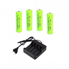 Set 4 Acumulatori Li-Ion 18650 5000 mAh cu incarcator inclus foto