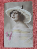 Fotografie tip carte postala, femeie cu palarie, 1924