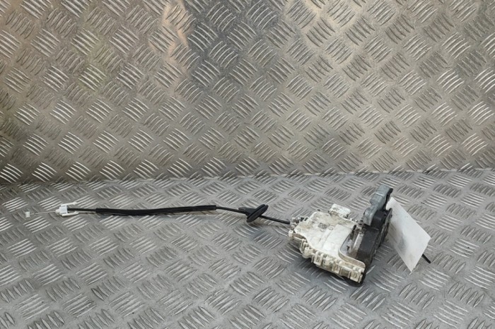 &Icirc;ncuietoare ușă dreapta spate PORSCHE CAYENNE Coupe 9YB 2019 OEM: 8K0839016F | 30057161