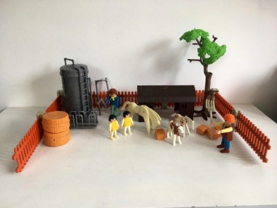 Lot Playmobil Geobra ferma: animale, oameni si accesorii (ce se vede in poze) foto