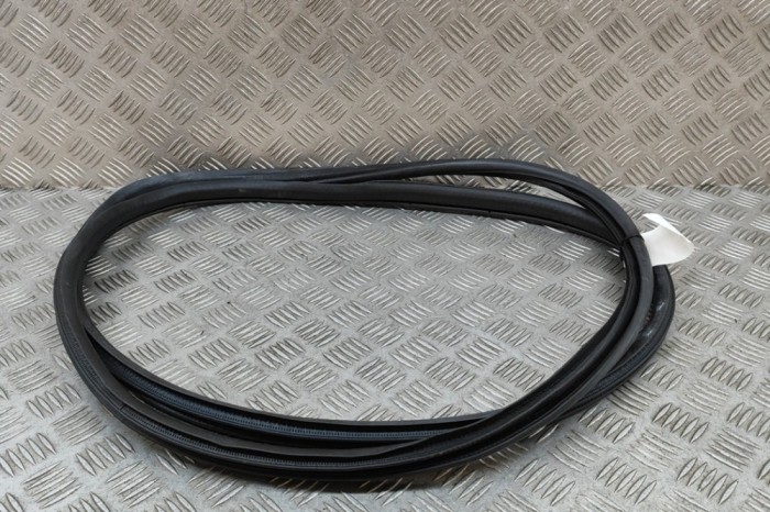 Garnitura ușă dreapta spate HONDA CIVIC X Hatchback FC_, FK 2018 OEM: 72810-TGG-T01 | 27303913