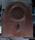CUTIE / CARCASA VECHE DIN LEMN PT RADIO / PT PROIECT ETC...
