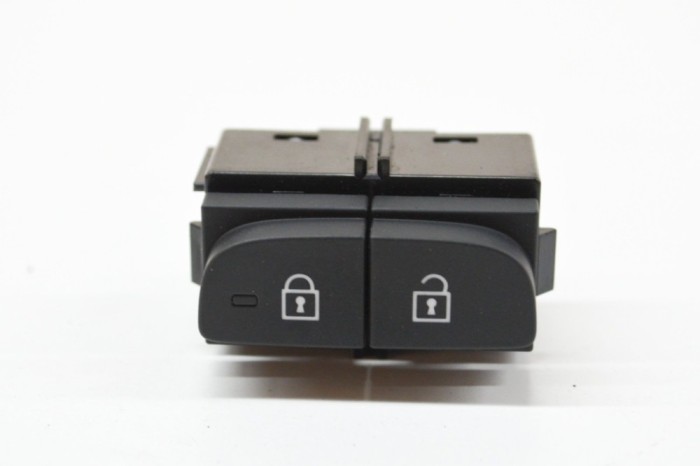 Comutator &icirc;nchidere centralizată VOLVO XC40 536 2021 OEM: 31456156 15433202