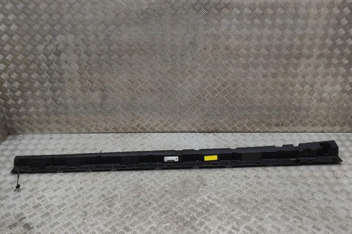 Suport prag lateral st&acirc;nga față BMW X7 G07 2020 OEM: 7425469 31295552