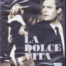 DVD Film de colectie: La dolce vita ( colectia Fellini; sub. romana; SIGILAT )