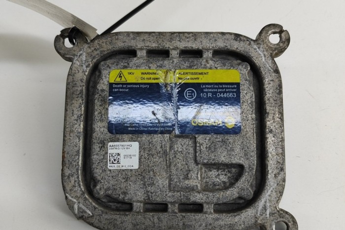 Unitate de control lumini xenon VOLVO V70 III BW 2011 OEM: AA6557901HQ,10R-044663 30251519