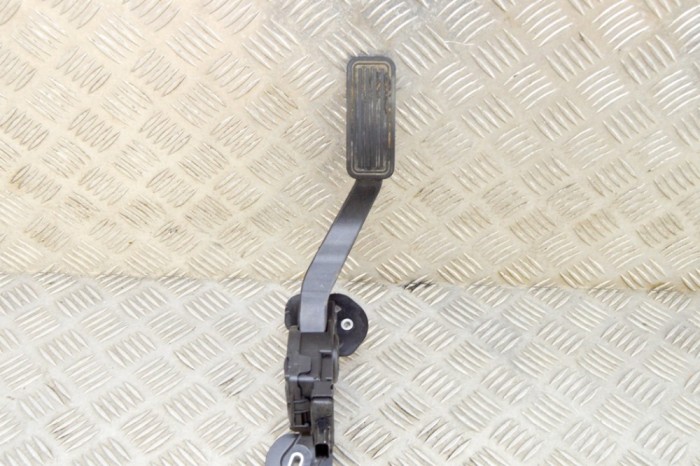Pedala de accelerație TESLA MODEL X 2018 OEM: BE5C-9F836-AA,6PV933370,6PV933 17996284