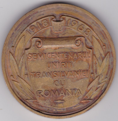 Medalia RSR SEMICENTENARUL UNIRII TRANSILVANIEI CU ROMANIA 1968 foto