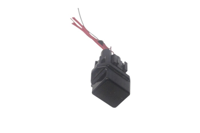 Releu ventilator BMW 4 Cabrio F33, F83 2014 OEM: 9353066 22508728