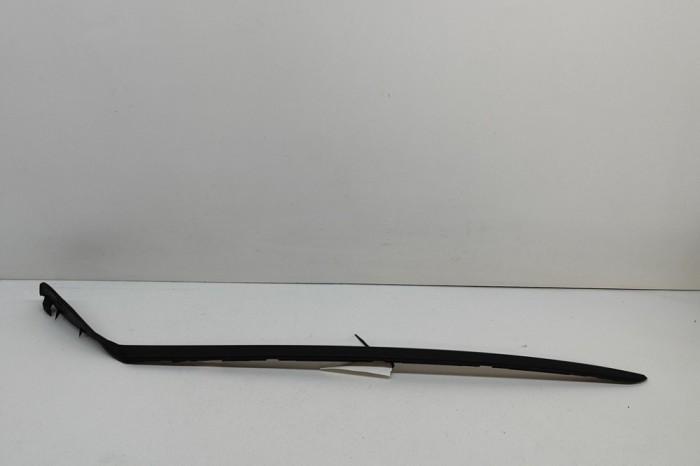 Ornament vertical parbriz st&acirc;nga VOLVO V60 II 2020 OEM: 31469400 | 26547745