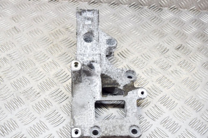 Suport alternator VW GOLF V 1K1 2008 OEM: 06F903143E 13887274