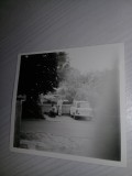 lot 11 fotogravii vechi,ipostaze cu masini vechi-autoturisme-microbuze