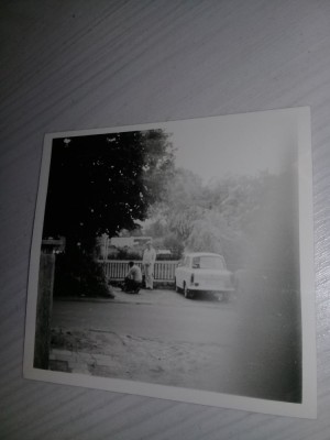 lot 11 fotogravii vechi,ipostaze cu masini vechi-autoturisme-microbuze foto