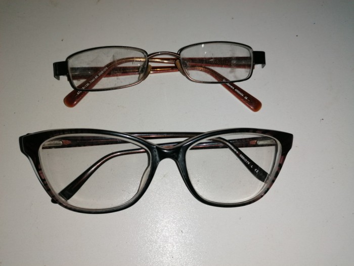LOT 2 PERECHI DE OCHELARI