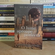DIANE COOK - O LUME APROAPE PERFECTA ( ROMAN ) , 2024 *