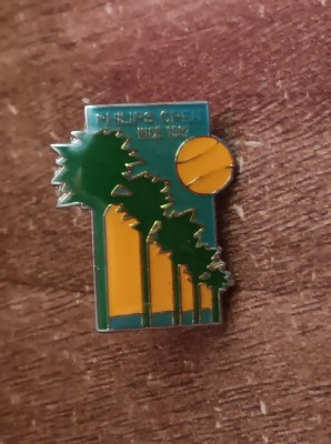 QW9 N7 52 - insigna - tematica orase - Franta - Nice - 1992 foto