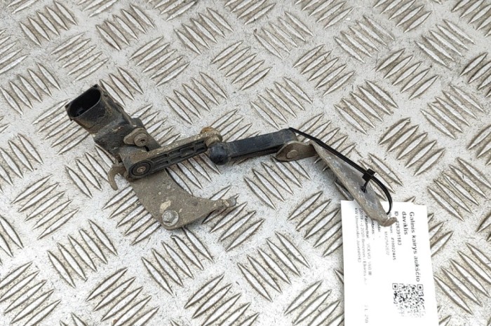 Senzor de nivel &icirc;nălțime st&acirc;nga spate VOLVO V60 II 2020 OEM: 32246989 | 26391183