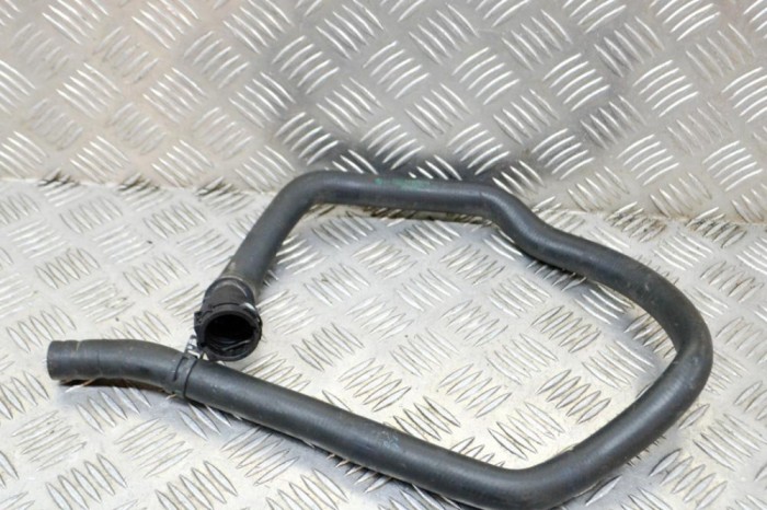 Furtun radiator răcire st&acirc;nga BMW 2 Cabrio F23 2016 OEM: 9208169 13727225