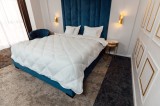 Pilota matlasata iarna PureDream Coneltex, dimensiuni 140x210 cm, dreptunghiulara, culoare alba, umplutura fibra siliconizata, antialergica, densitate
