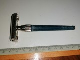 Cumpara ieftin APARAT BARBIERIT VINTAGE GILLETTE TIP FLUTURE CU REGLAREA UNGHIULUI LAMEI