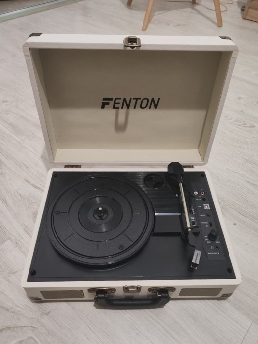 Fenton record player