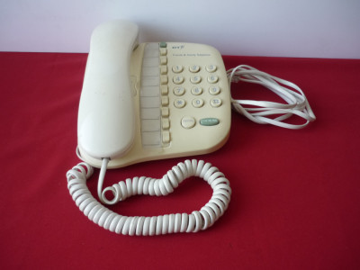 TELEFON VECHI CU TASTATURA foto