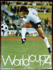 FOOTBALL WORLD CUP 1974 (CARTE APARUTA DUPA TURNEUL FINAL) [LB. GER/ENG/ITA/FRA] foto