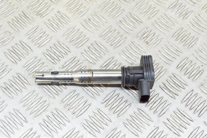 Bobina de inducție de &icirc;naltă tensiune AUDI A5 Cabrio 8F7 2012 OEM: 78231005,07K905715F | 12701481