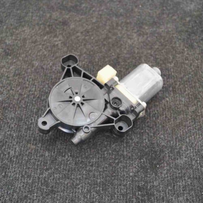 Motor macara geam ușă dreapta față AUDI A3 8V1, 8VK 2013 OEM: 5Q0959801B0130822717 2412801
