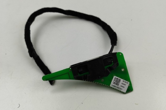 Amplificator de antena BMW iX I20 2022 OEM: 8705919 30704418