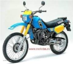 Dezmembrez Yamaha DT 125 foto