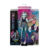 Cumpara ieftin Set Monster High - Papusa Frankie Stein, cu animalut si accesorii