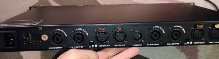 Amplificator profesional 4 x 800W
