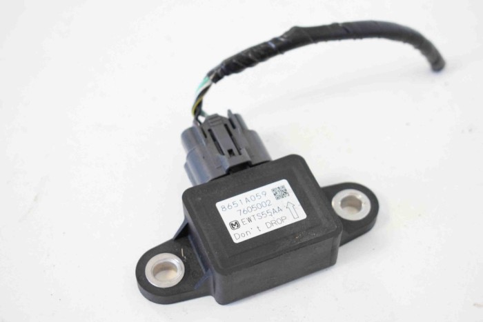 Senzor de accelerație MITSUBISHI PAJERO III V7_W, V6_W 2007 OEM: 8651A059 | 4045978