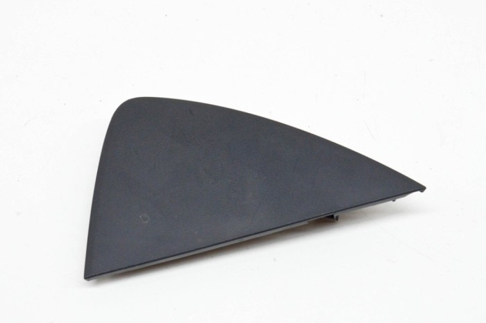 Ornament lateral planșa de bord TESLA MODEL Y 2020 OEM: 1083361-00-D 13828032