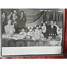 Fotografie, Nicolae si Elena Ceausescu si Nicu Ceausescu, insotiti de pionieri