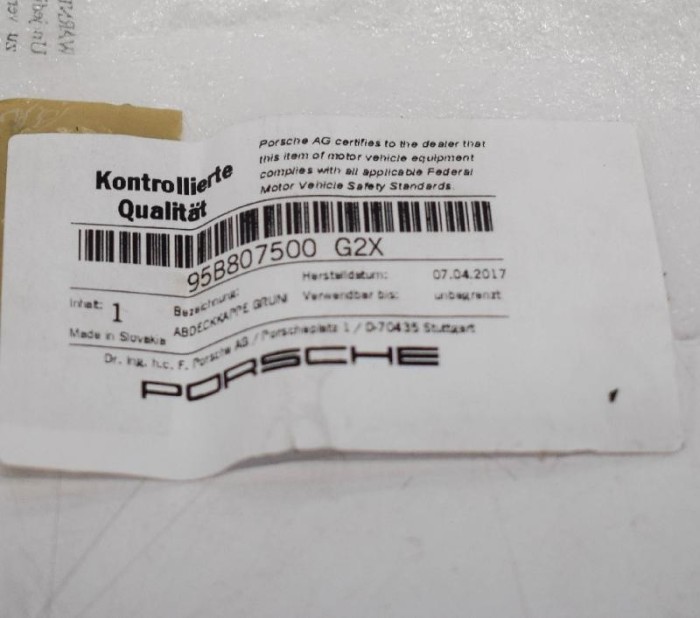 Capac c&acirc;rlig de remorcare bara de protecție spate PORSCHE MACAN 95B 2015 OEM: 95B807500G2X 95B.807.500.G2X 3542464