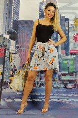 K638RR-1918 Fusta scurta gri cu model floral si aspect petrecut